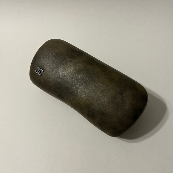 CHANEL Crystal Pearl Cat Eye Polarized Sunglasses - Picture 9 of 15